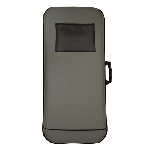 Opgevouwen Lazy Chair met handvat, makkelijk mee te nemen.